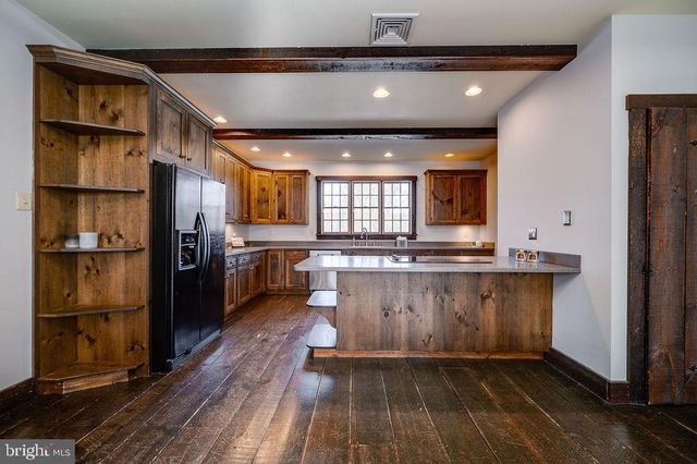 2039 SCHOOL RD, Pottstown, PA 19465