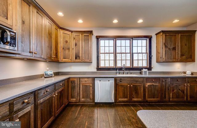 2039 SCHOOL RD, Pottstown, PA 19465