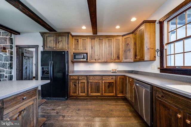 2039 SCHOOL RD, Pottstown, PA 19465