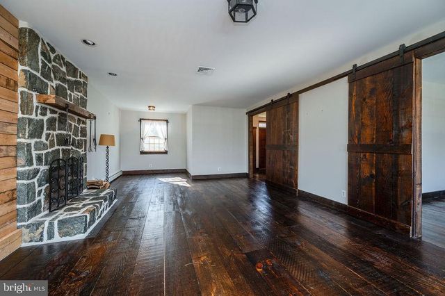 2039 SCHOOL RD, Pottstown, PA 19465