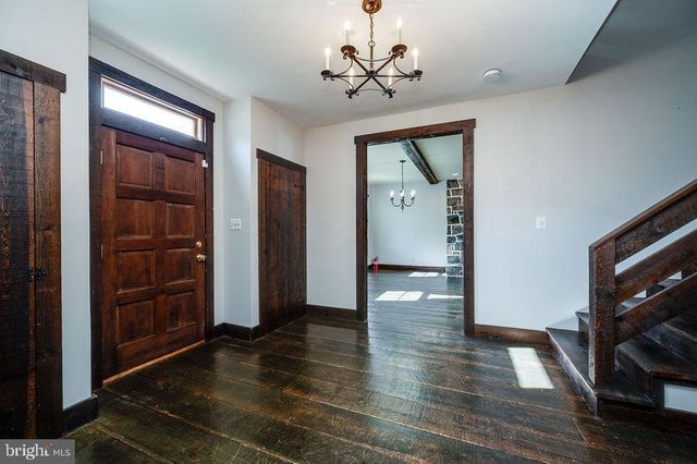 2039 SCHOOL RD, Pottstown, PA 19465