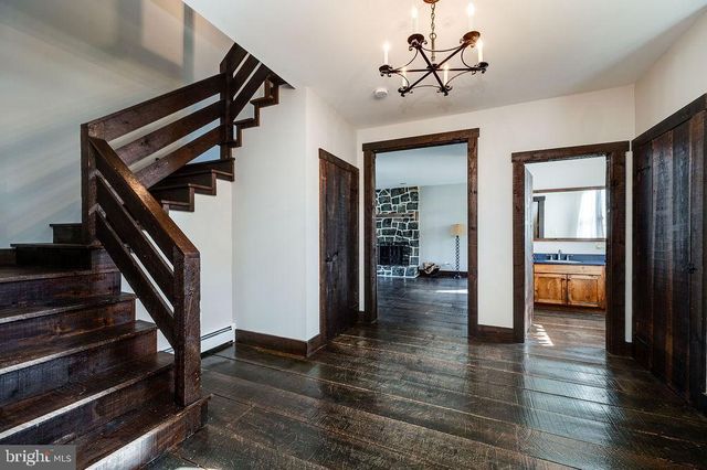 2039 SCHOOL RD, Pottstown, PA 19465