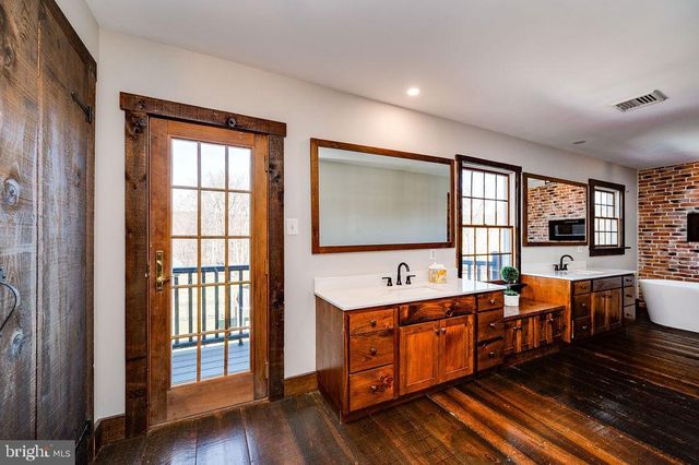 2039 SCHOOL RD, Pottstown, PA 19465