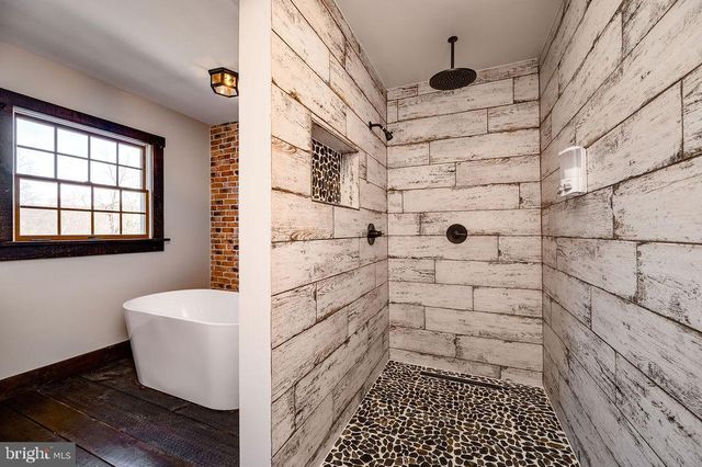 2039 SCHOOL RD, Pottstown, PA 19465