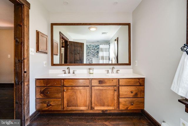 2039 SCHOOL RD, Pottstown, PA 19465