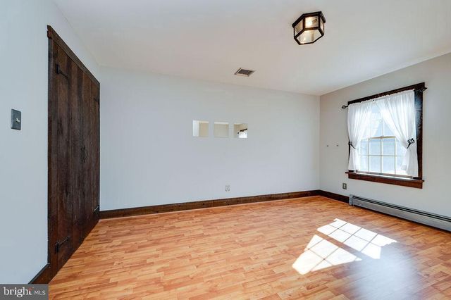 2039 SCHOOL RD, Pottstown, PA 19465