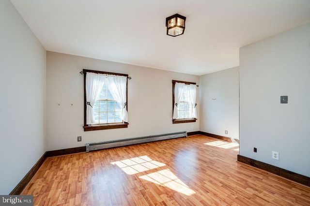 2039 SCHOOL RD, Pottstown, PA 19465