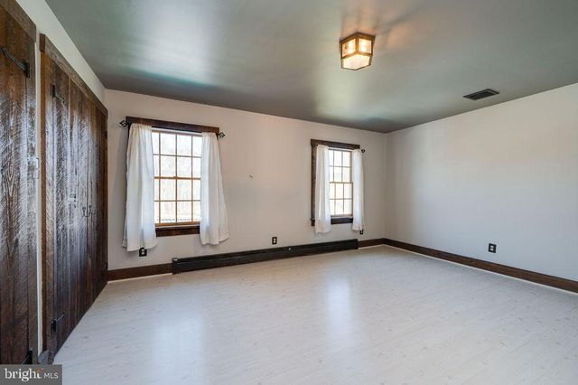 2039 SCHOOL RD, Pottstown, PA 19465