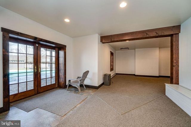 2039 SCHOOL RD, Pottstown, PA 19465