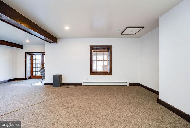 2039 SCHOOL RD, Pottstown, PA 19465