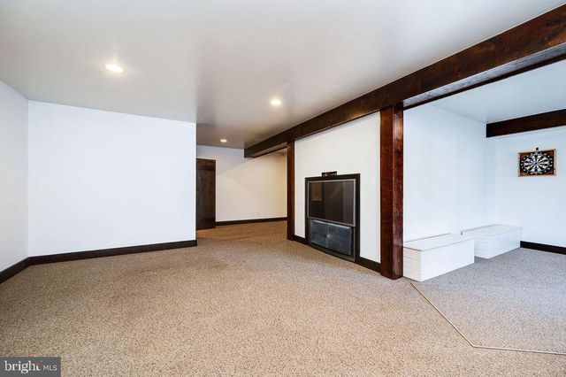 2039 SCHOOL RD, Pottstown, PA 19465