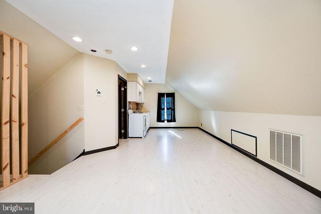 2039 SCHOOL RD, Pottstown, PA 19465