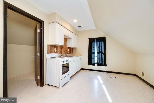 2039 SCHOOL RD, Pottstown, PA 19465