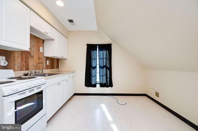 2039 SCHOOL RD, Pottstown, PA 19465