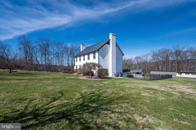 2039 SCHOOL RD, Pottstown, PA 19465