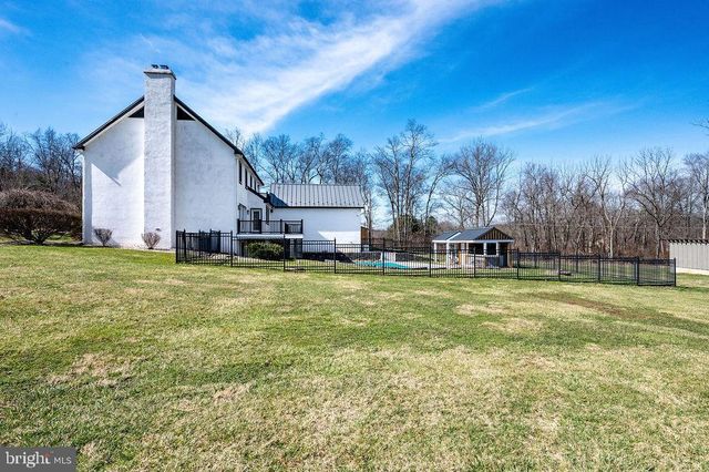 2039 SCHOOL RD, Pottstown, PA 19465