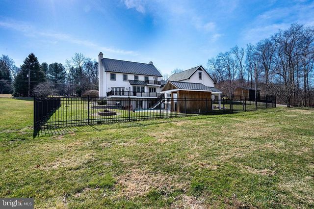 2039 SCHOOL RD, Pottstown, PA 19465