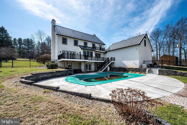 2039 SCHOOL RD, Pottstown, PA 19465