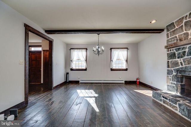 2039 SCHOOL RD, Pottstown, PA 19465