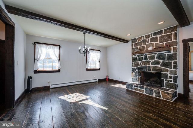 2039 SCHOOL RD, Pottstown, PA 19465