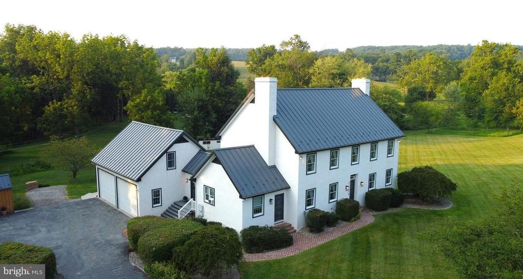 2039 SCHOOL RD, Pottstown, PA 19465