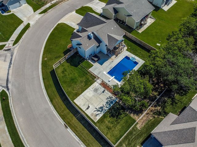 2502 N Bluestone, Andover, KS 67002