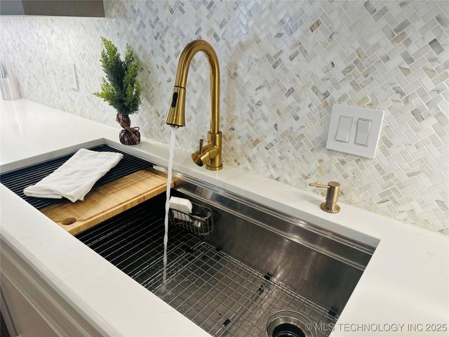 2720 Michael Road, Muskogee, OK 74403