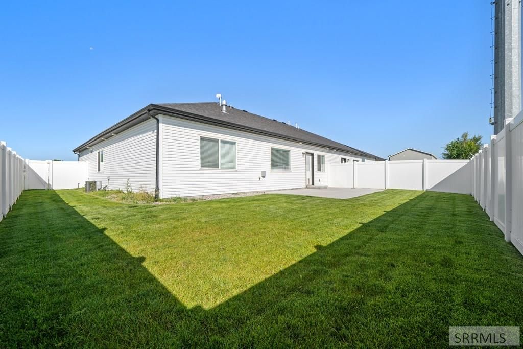 Image 7 of property listing at 281 Park View Loop, Shelley, ID 83274