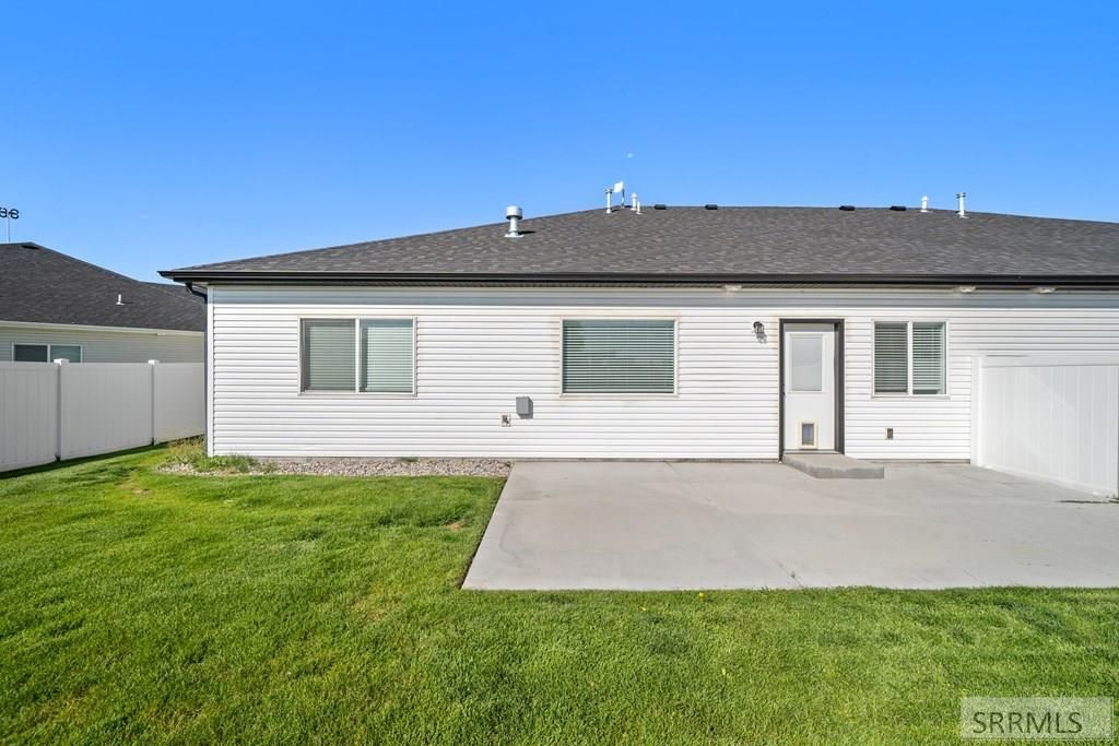 Image 8 of property listing at 281 Park View Loop, Shelley, ID 83274