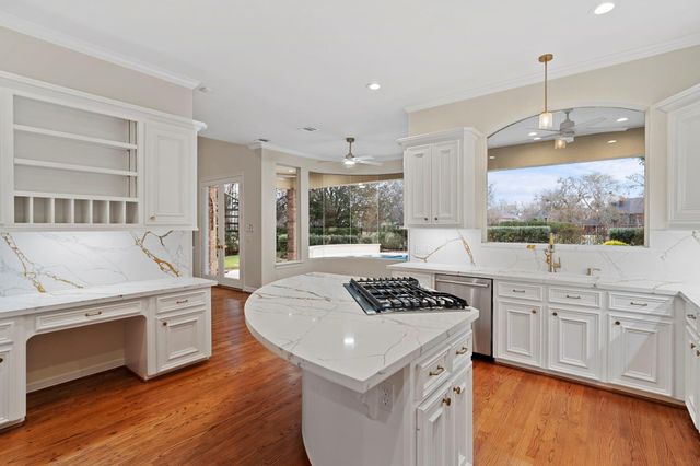 7322 Greatwood Lake Drive, Sugar Land, TX 77479