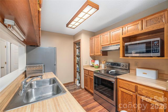 100 Bristol Lane, Maggie Valley, NC 28751
