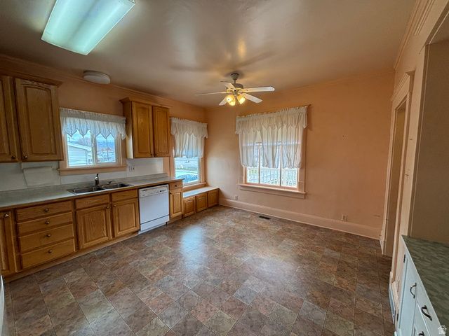 37 E CLARK ST, Grantsville, UT 84029