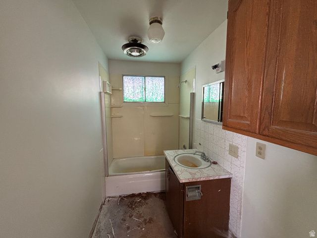 37 E CLARK ST, Grantsville, UT 84029