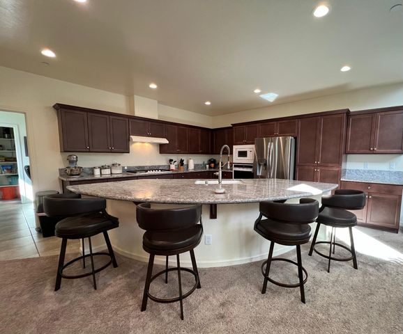 1100 Corazon Avenue, Clovis, CA 93619