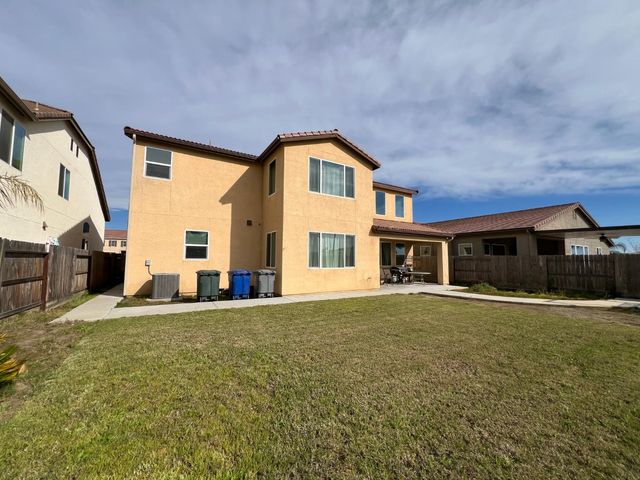 1100 Corazon Avenue, Clovis, CA 93619