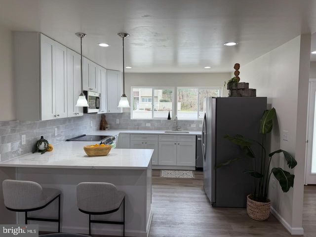 1920 OLD POST TER, Woodbridge, VA 22191