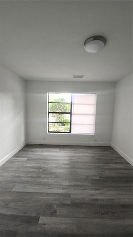 2001 COUNTRY CLUB COURT, Plant City, FL 33566