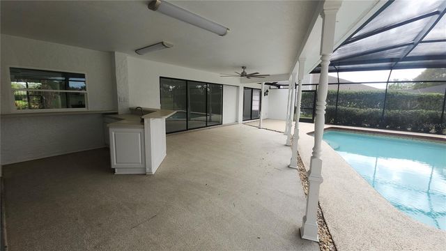 2001 COUNTRY CLUB COURT, Plant City, FL 33566