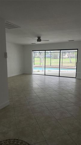 2001 COUNTRY CLUB COURT, Plant City, FL 33566