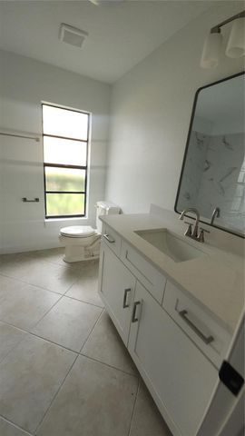 2001 COUNTRY CLUB COURT, Plant City, FL 33566