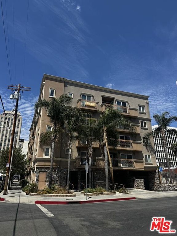 3855 Ingraham Street 301, Los Angeles, CA 90005