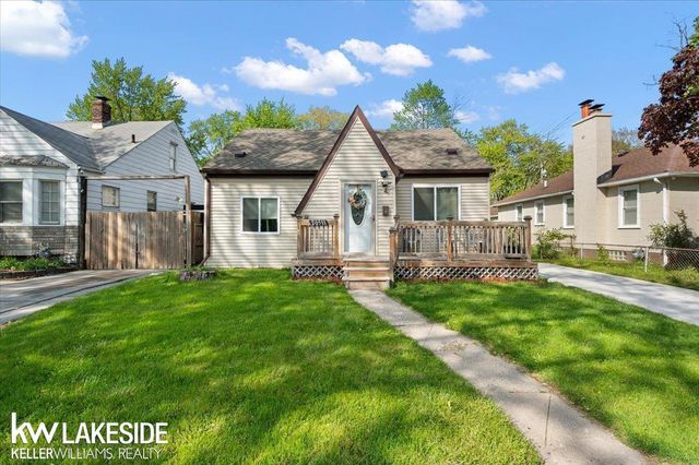 20511 Kenosha Street, Harper Woods, MI 48225