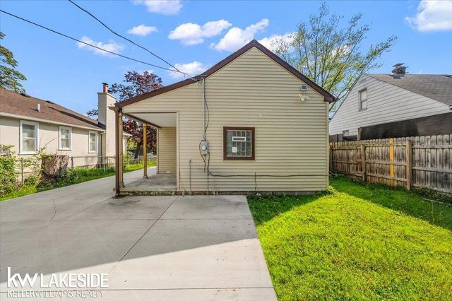 20511 Kenosha Street, Harper Woods, MI 48225
