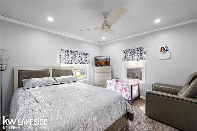 20511 Kenosha Street, Harper Woods, MI 48225