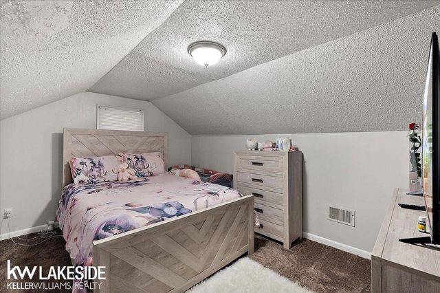 20511 Kenosha Street, Harper Woods, MI 48225