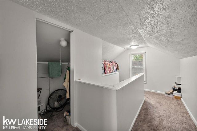20511 Kenosha Street, Harper Woods, MI 48225