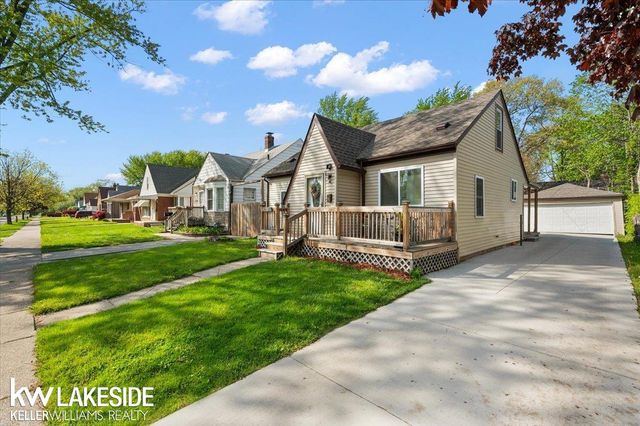 20511 Kenosha Street, Harper Woods, MI 48225