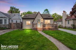 20511 Kenosha Street, Harper Woods, MI 48225