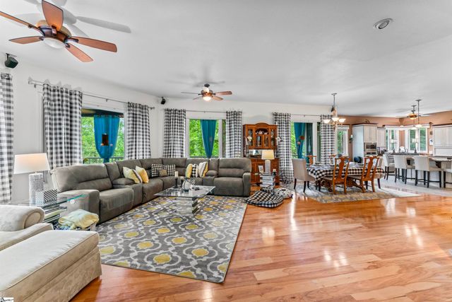 320 Holly Lane, Walhalla, SC 29691