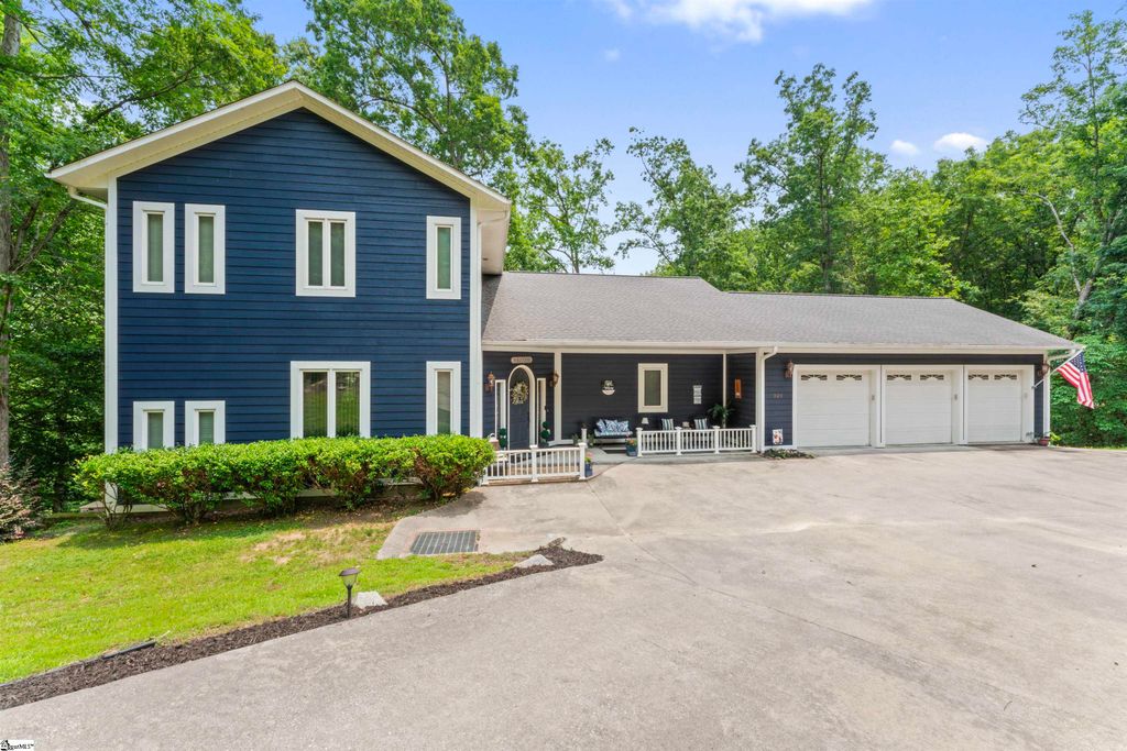 320 Holly Lane, Walhalla, SC 29691